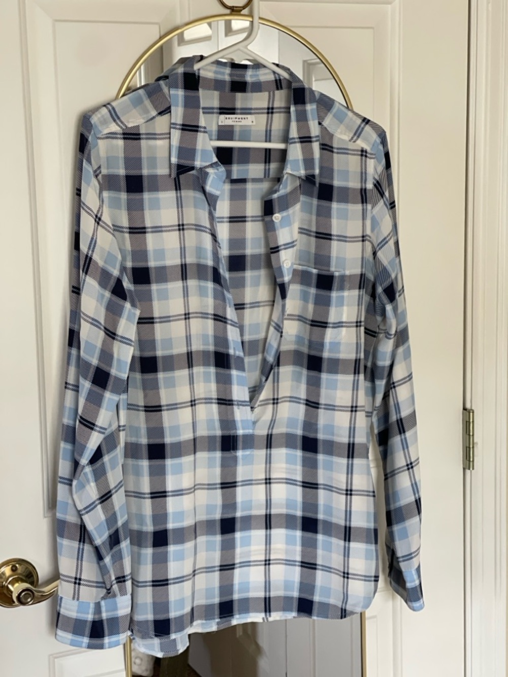 Equipment Femme women’s popover size LG. UEC silk plaid.